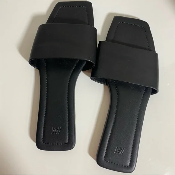 H&m flat sandals hotsell